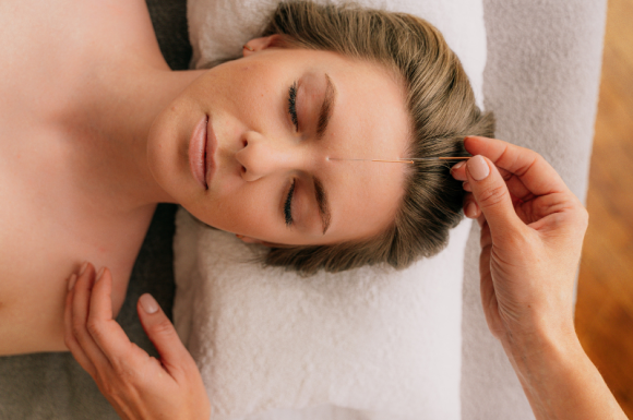 Descubre los beneficios de la acupuntura para tratar el dolor crónico